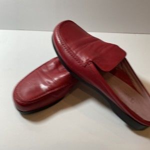 Taryn Rose Women’s Red Leather Slip-on Mules Made in Italy Size 36.5 M Comfy